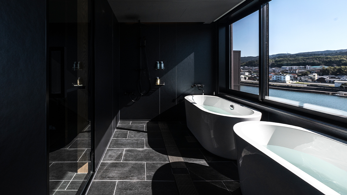 リバービュー浴室<br>水風呂と温泉浴の2つをご用意！